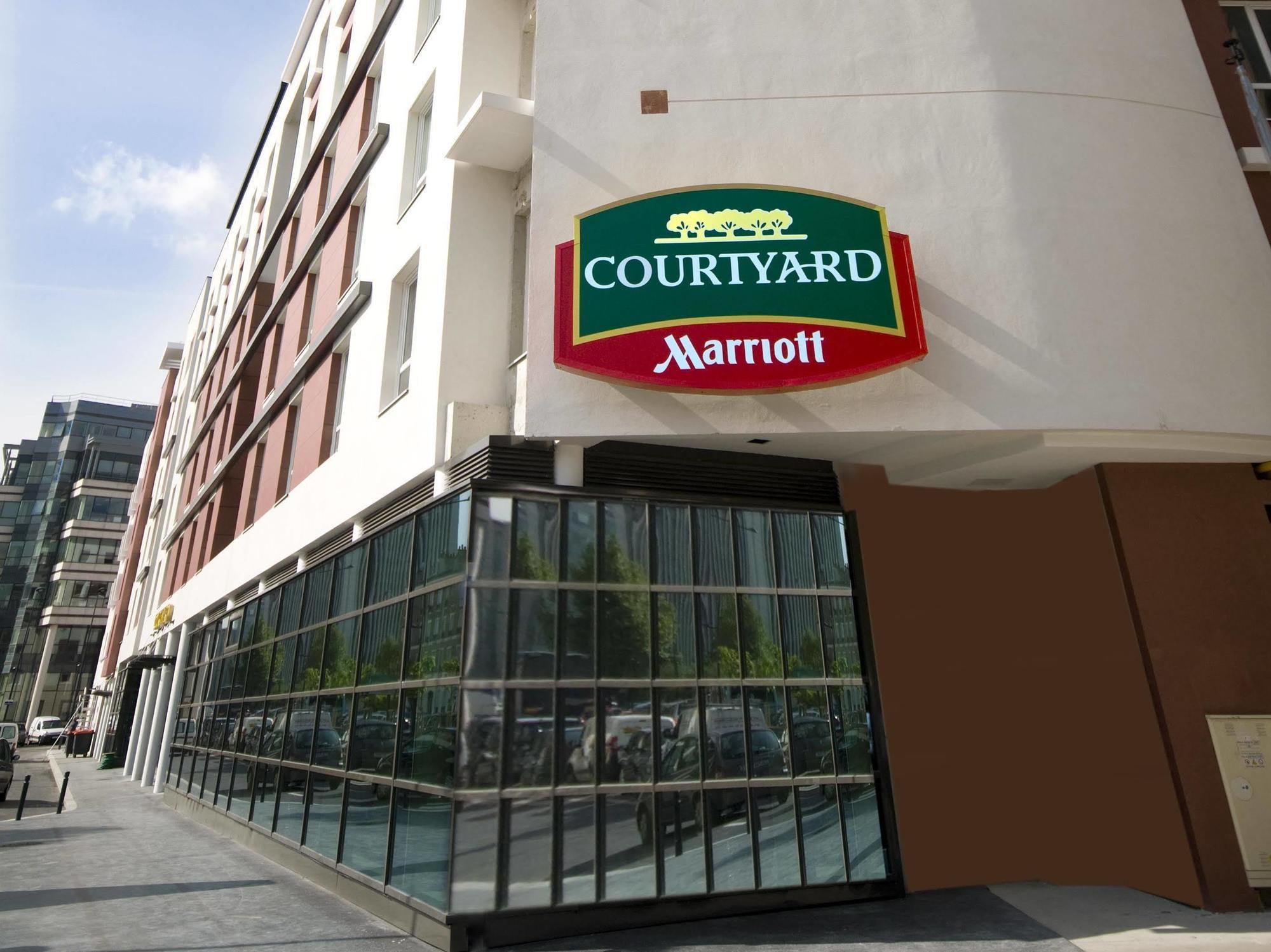 Courtyard By Marriott Paris Saint Denis Hotel Exterior foto